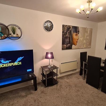 Luxury 2 Bed Apt With Free Wi-Fi & Parking Manchester Extérieur photo