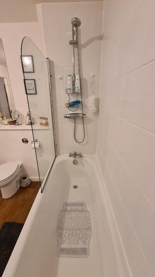 Luxury 2 Bed Apt With Free Wi-Fi & Parking Manchester Extérieur photo