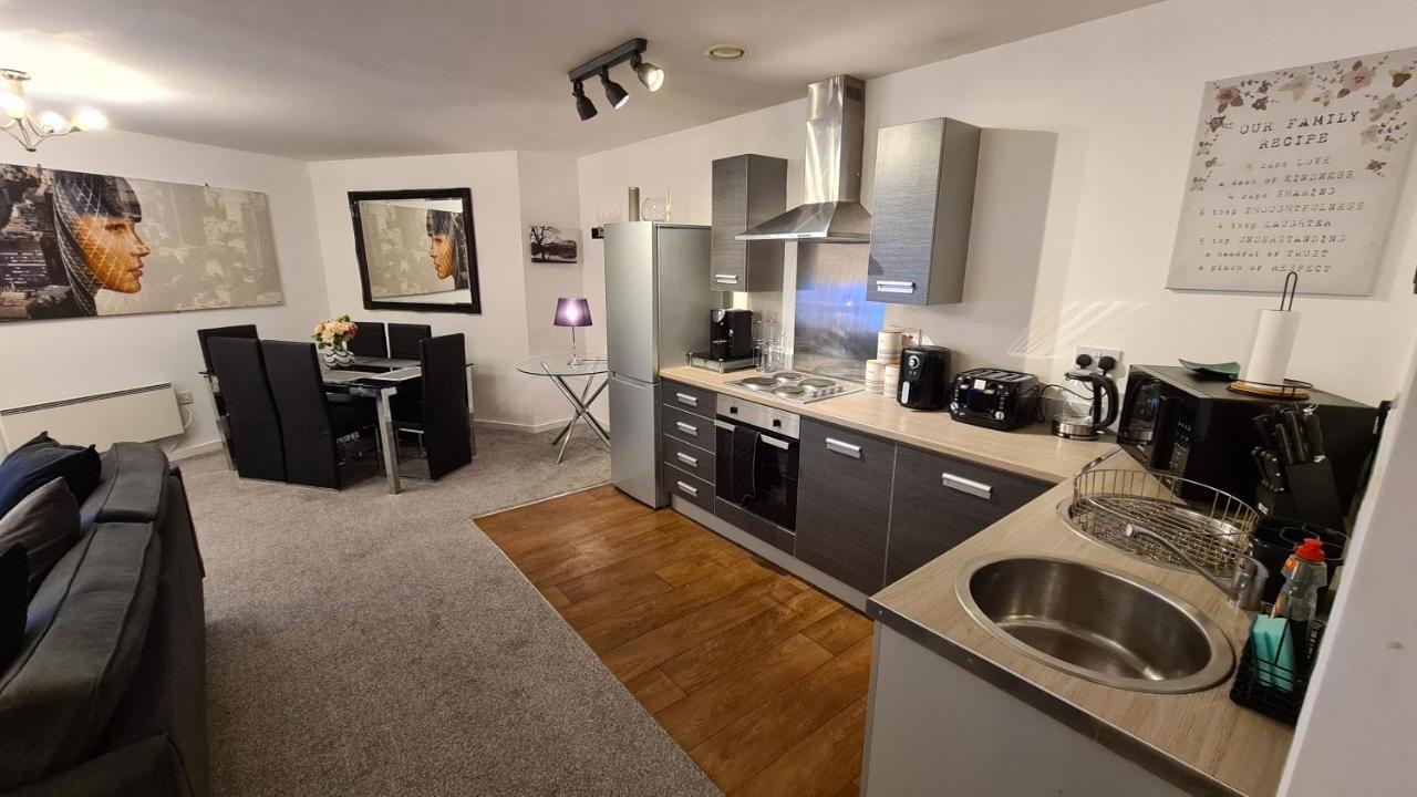 Luxury 2 Bed Apt With Free Wi-Fi & Parking Manchester Extérieur photo